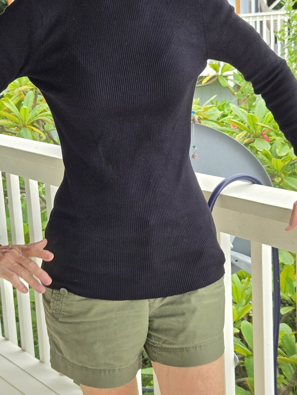 EXPRESS Women's Soft Black Turtleneck Sweater. Like New. - Picture 10 of 10